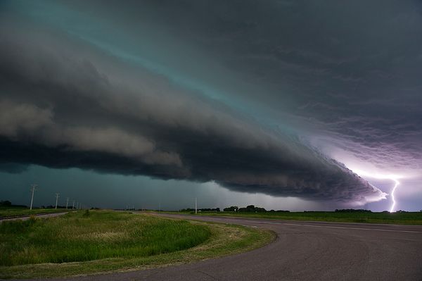 Shelf Cloud and Lightning, Wisconsin